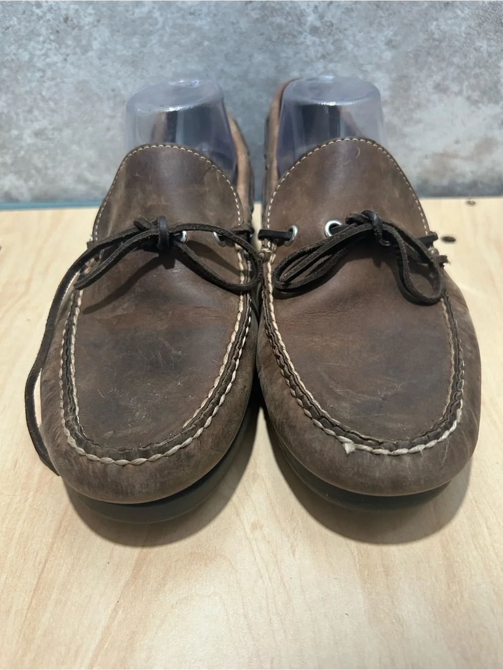 L.L.Bean brown leather handsewn moccasins men’s size 9.5